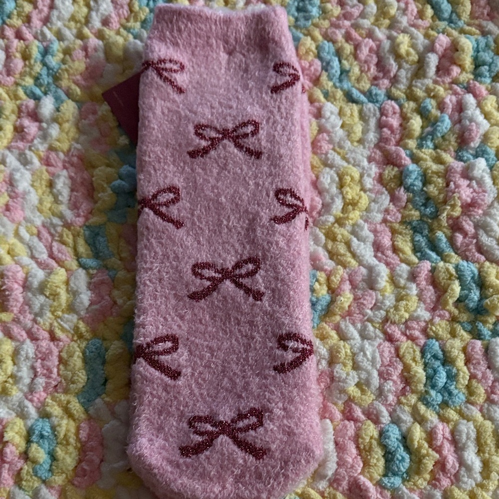 BBW Pink Shea-Infused Lounge Socks 🧦